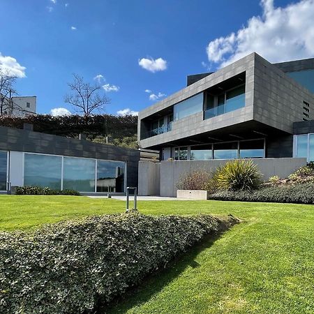 Tres Prismas Exclusive Villa Sarria Exteriör bild