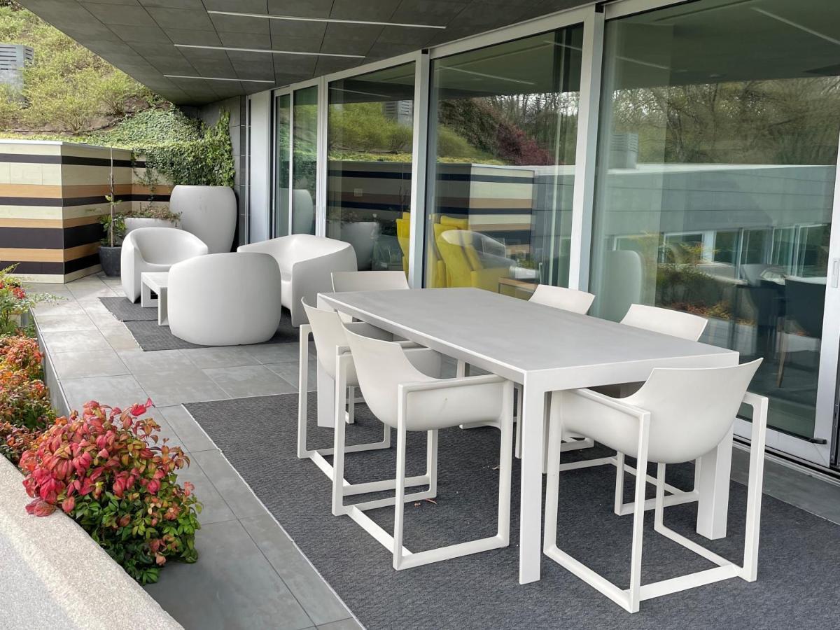 Tres Prismas Exclusive Villa Sarria Exteriör bild