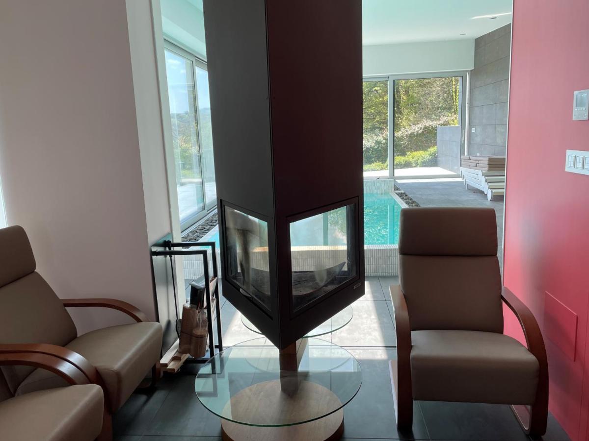 Tres Prismas Exclusive Villa Sarria Exteriör bild