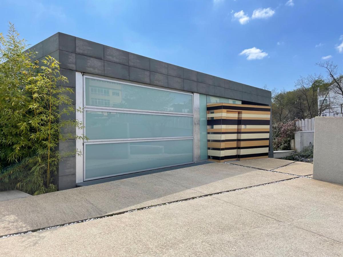 Tres Prismas Exclusive Villa Sarria Exteriör bild