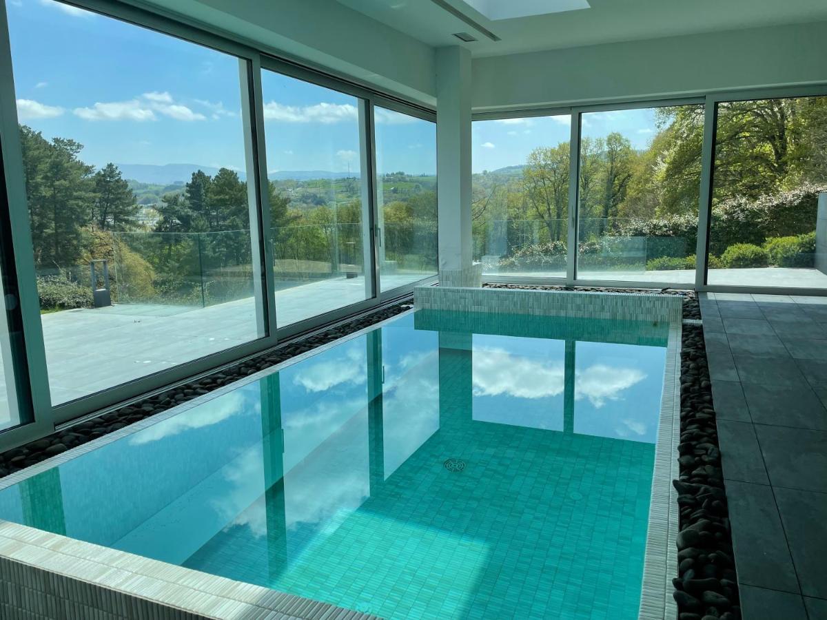Tres Prismas Exclusive Villa Sarria Exteriör bild
