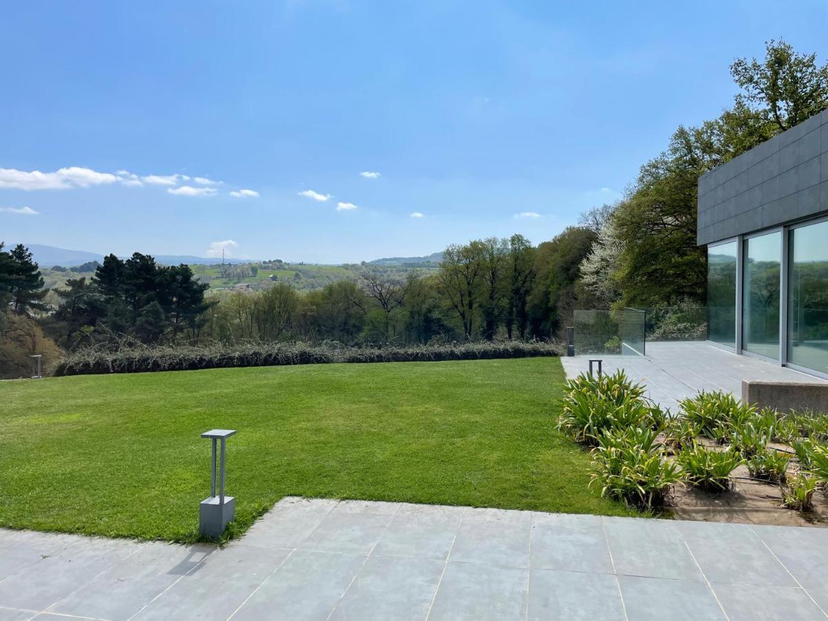 Tres Prismas Exclusive Villa Sarria Exteriör bild