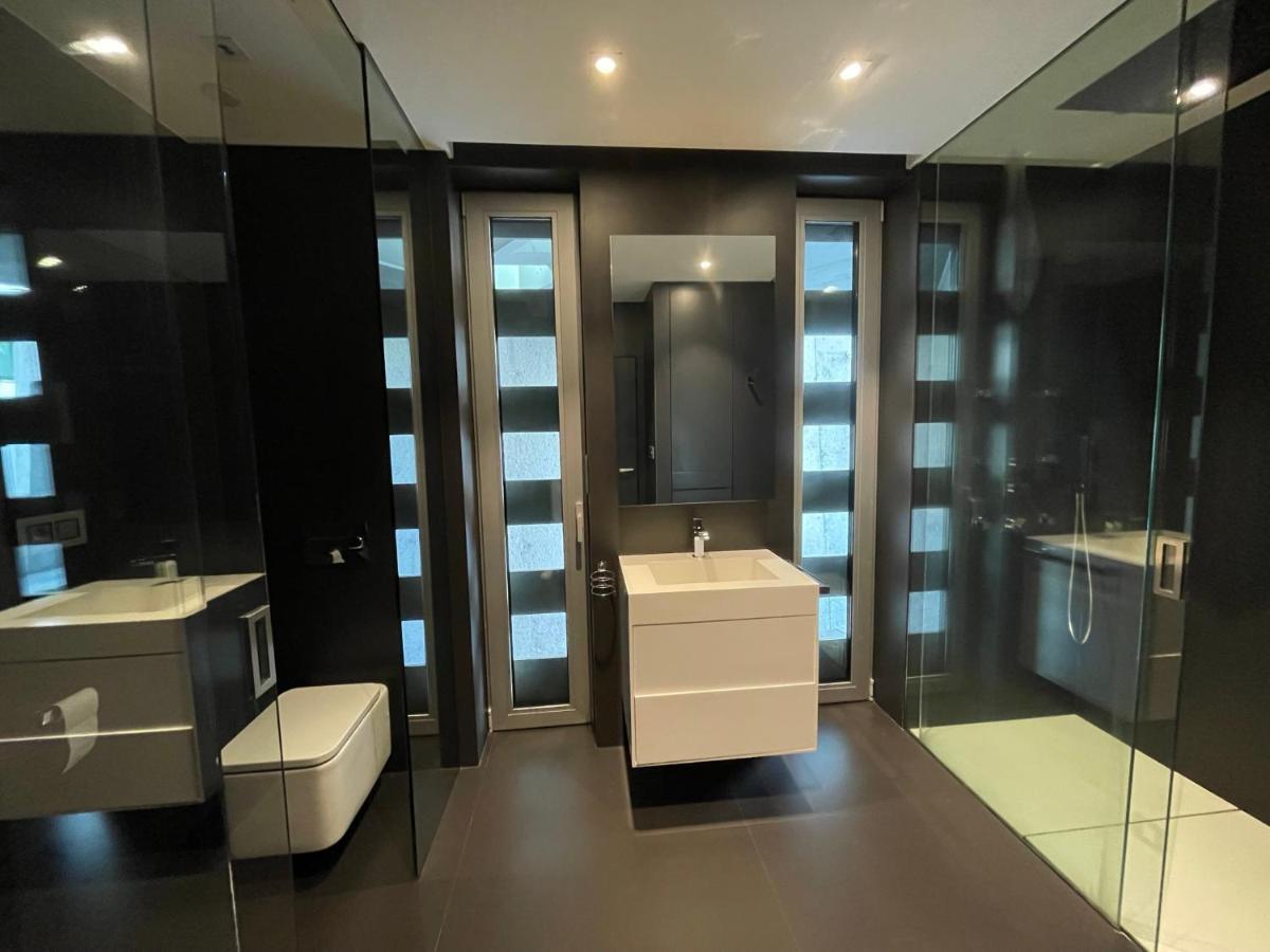 Tres Prismas Exclusive Villa Sarria Exteriör bild