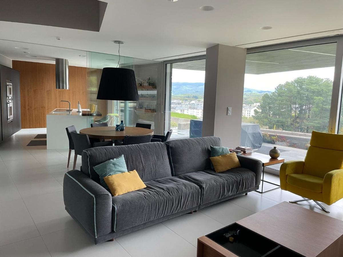 Tres Prismas Exclusive Villa Sarria Exteriör bild
