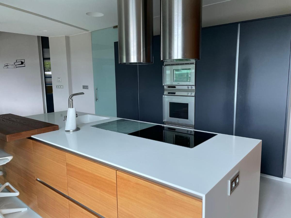 Tres Prismas Exclusive Villa Sarria Exteriör bild