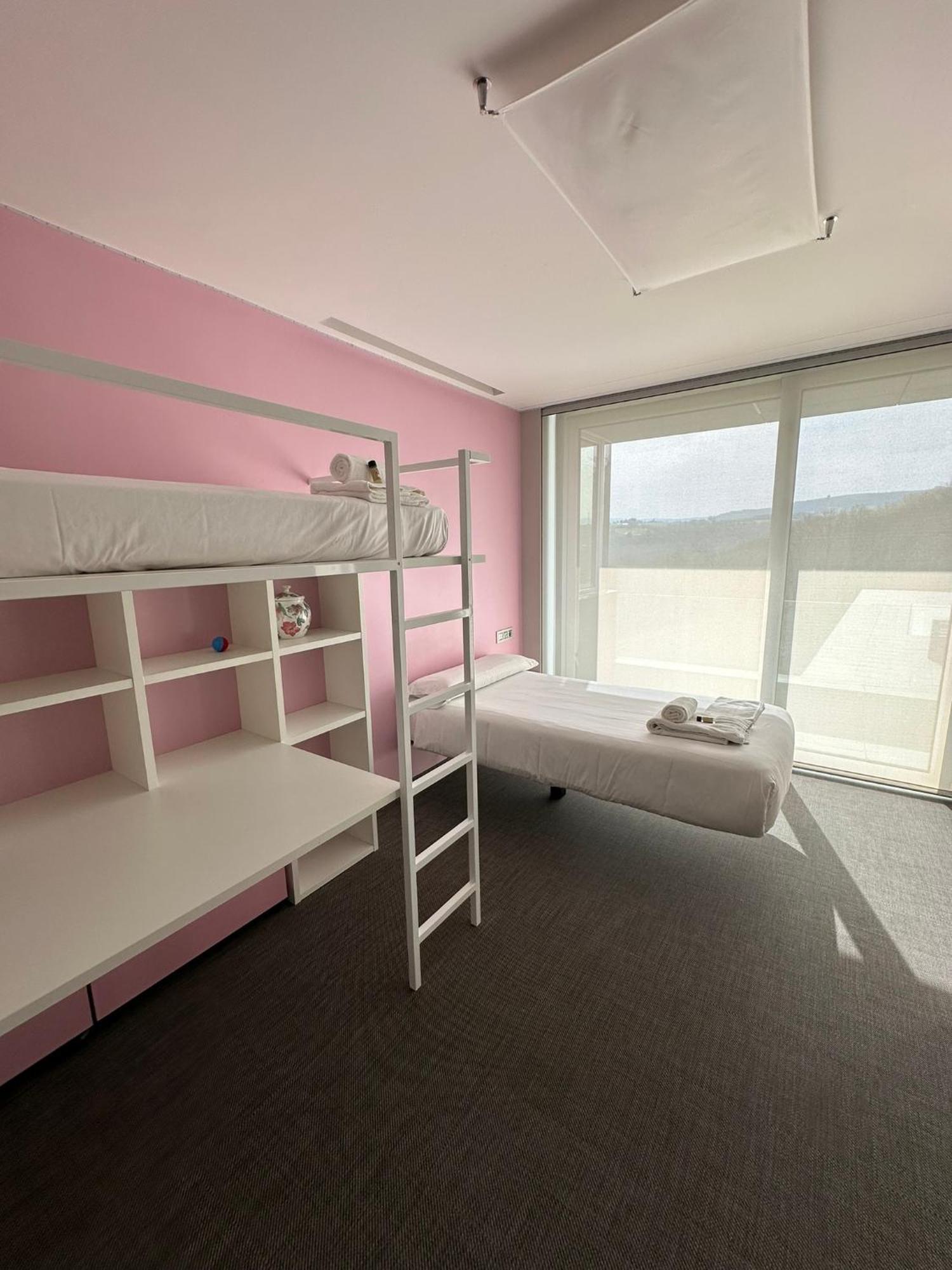 Tres Prismas Exclusive Villa Sarria Exteriör bild