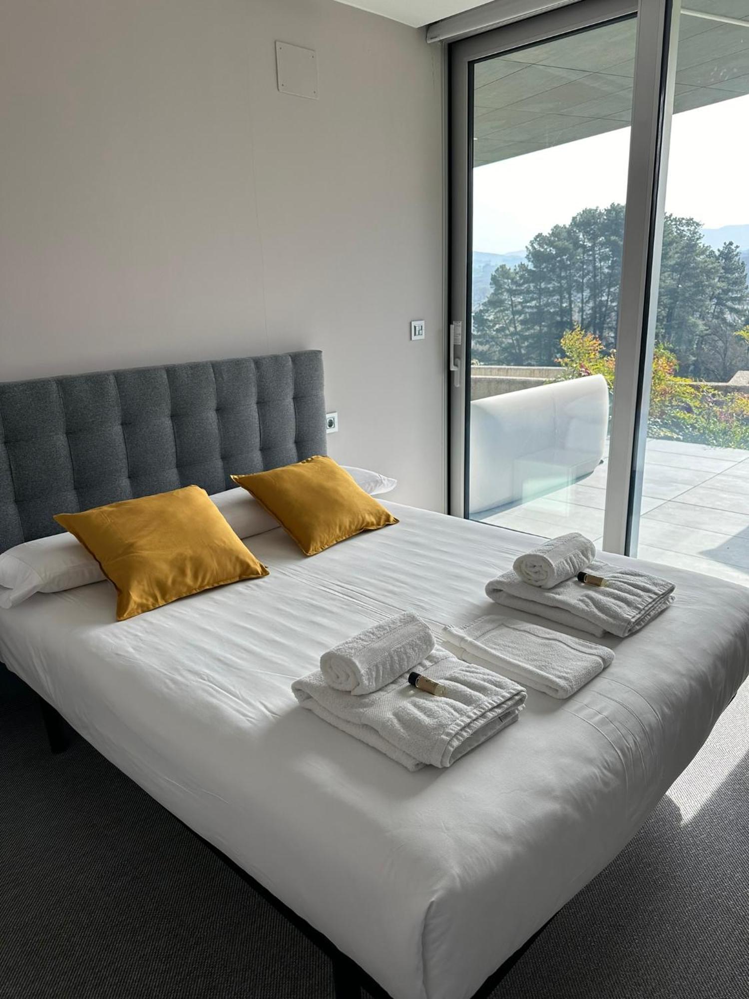 Tres Prismas Exclusive Villa Sarria Exteriör bild