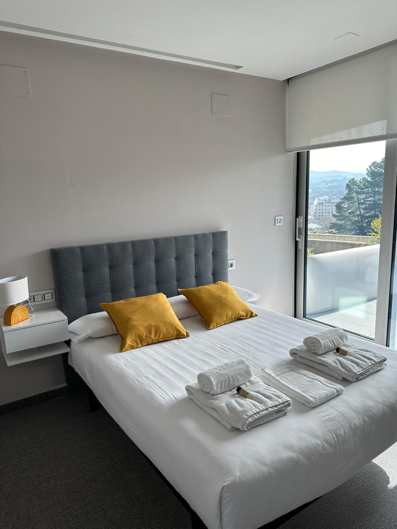 Tres Prismas Exclusive Villa Sarria Exteriör bild