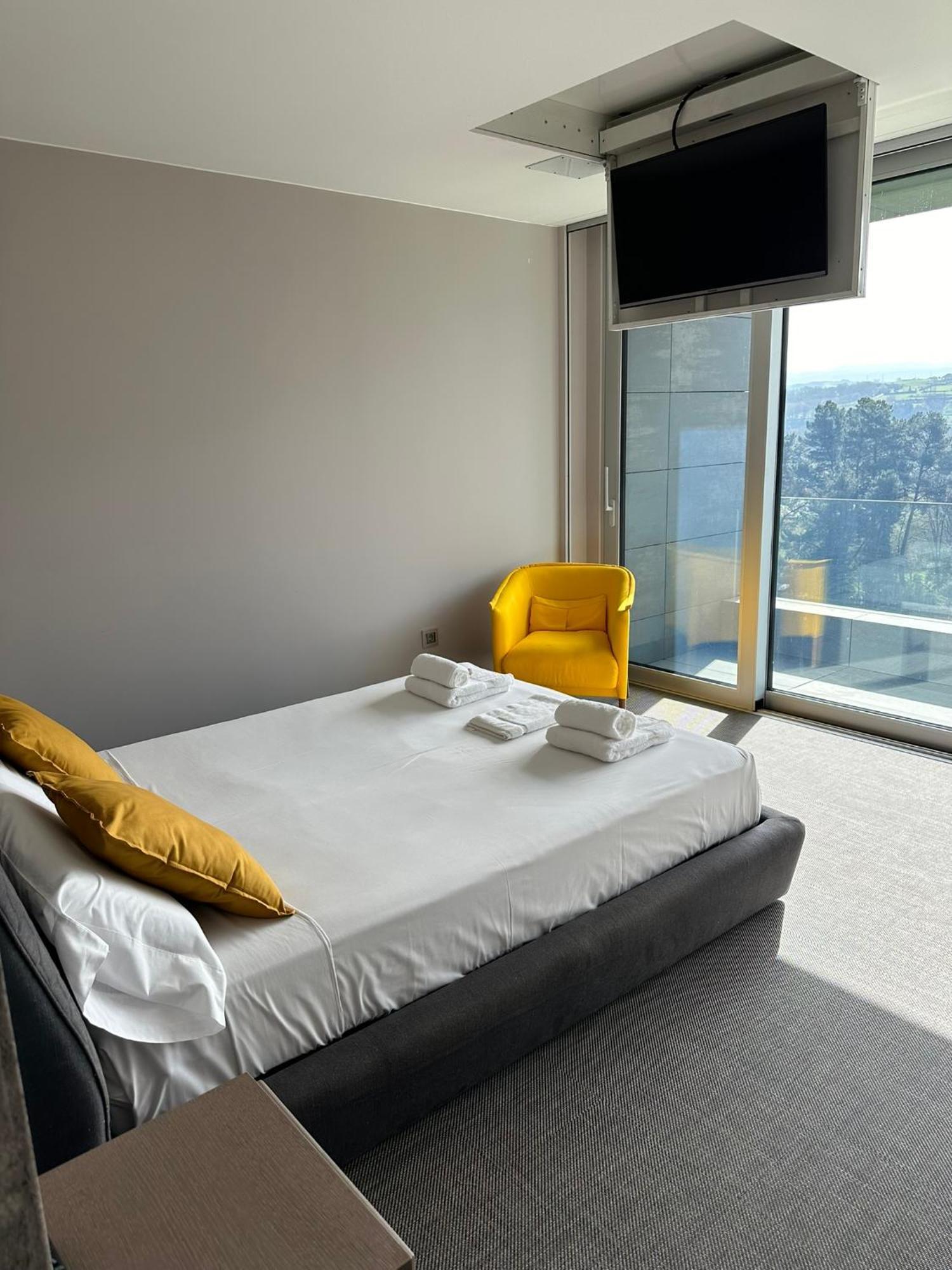 Tres Prismas Exclusive Villa Sarria Exteriör bild