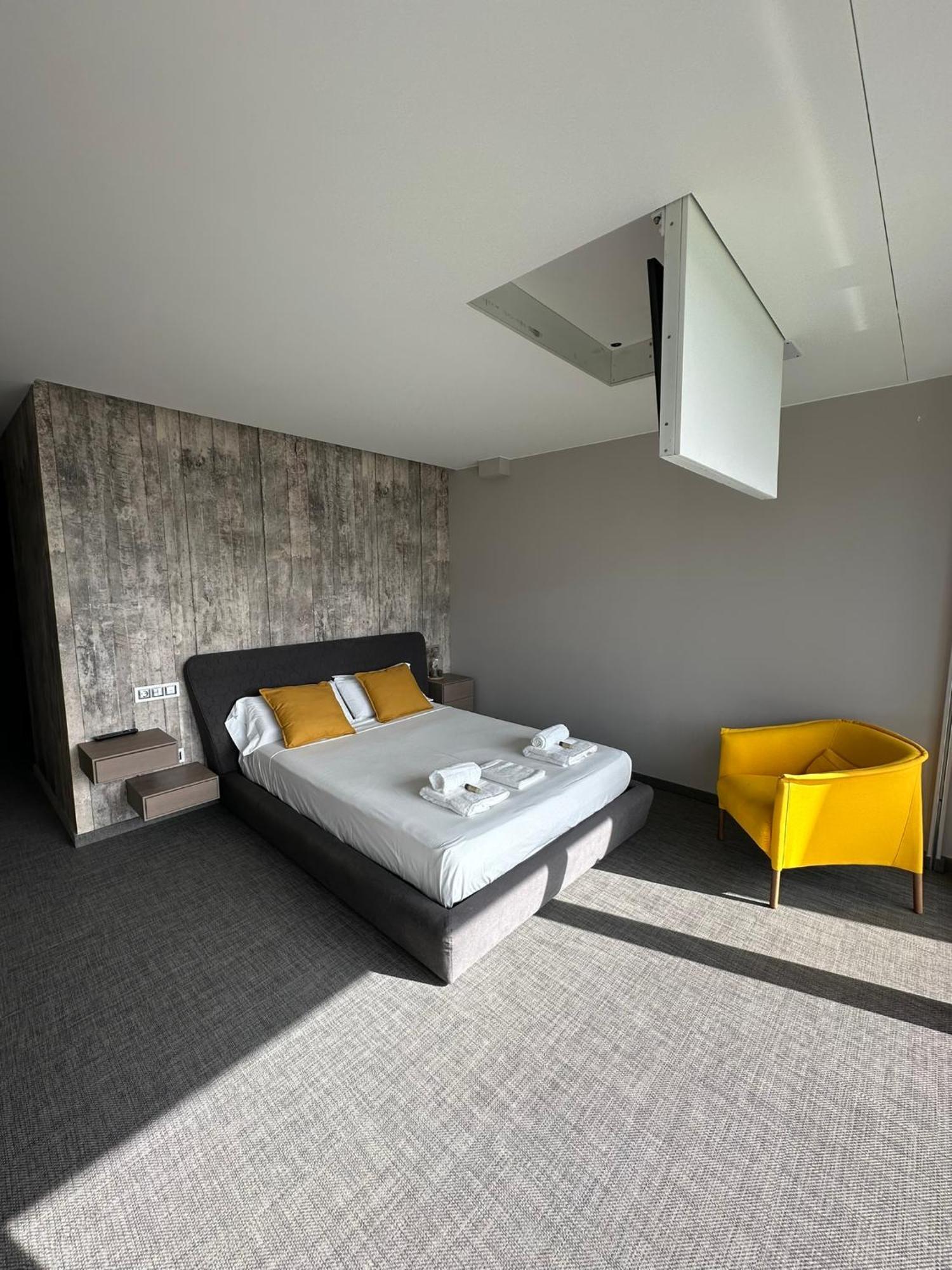 Tres Prismas Exclusive Villa Sarria Exteriör bild